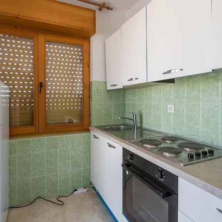 1 Bedroom Amazing In Funtana